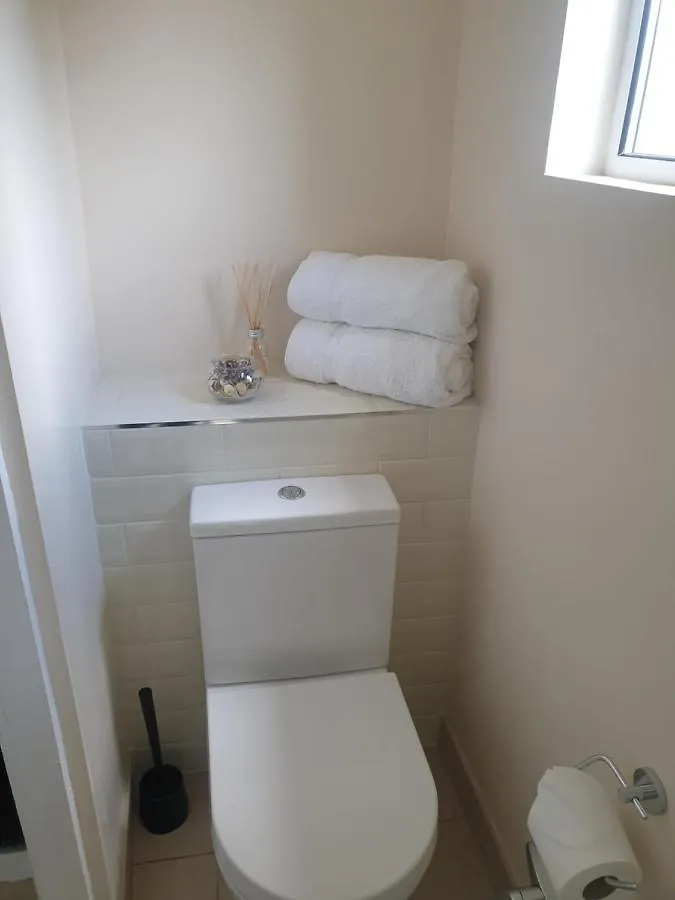 London Luxury 2 Bedroom Apartment 5 Min From Tube Station With Free Parking Wanstead