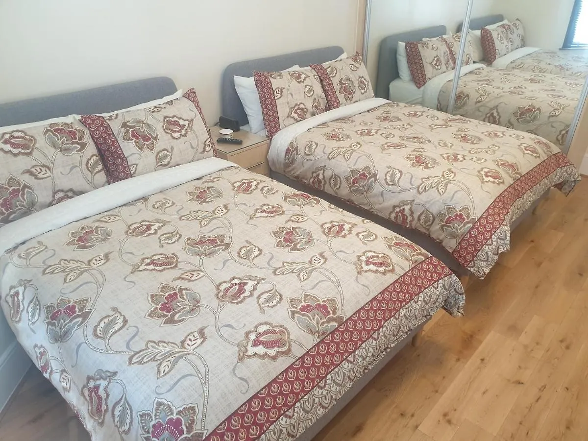 London Luxury 2 Bedroom Apartment 5 Min From Tube Station With Free Parking Wanstead