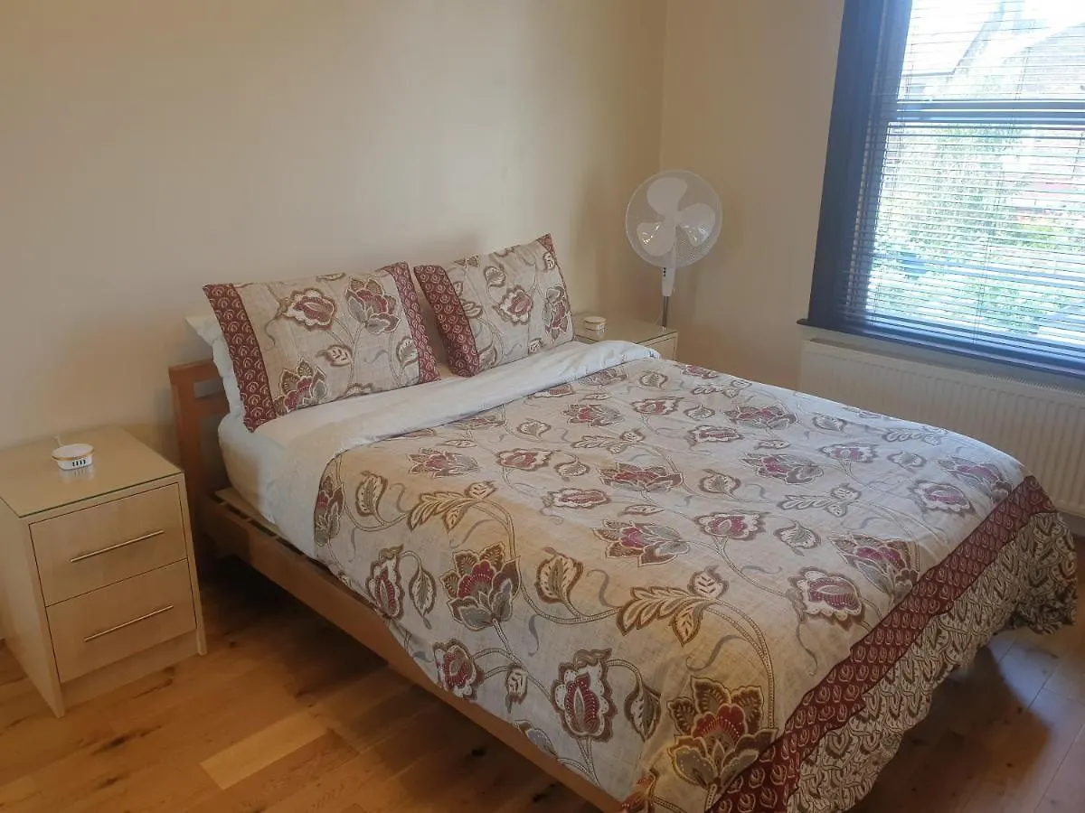 Wanstead London Luxury 2 Bedroom Apartment 5 Min From Tube Station With Free Parking 0*,
