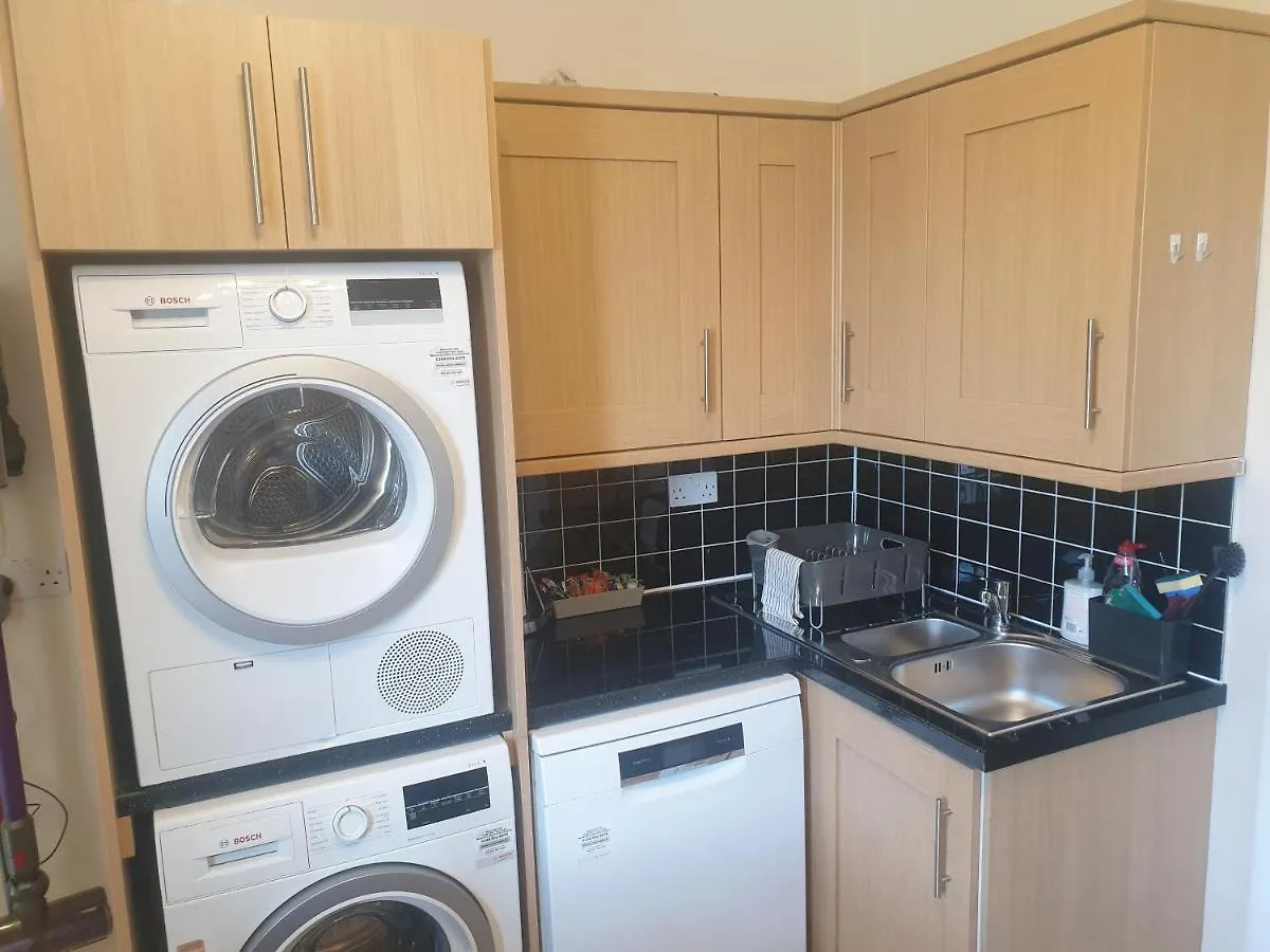 Wanstead London Luxury 2 Bedroom Apartment 5 Min From Tube Station With Free Parking בריטניה